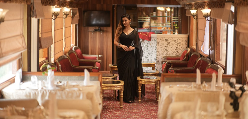 palace on wheels bar